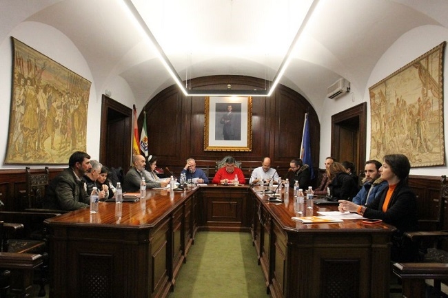 La Corporación Municipal se reunía en el Ayuntamiento de Los Santos para celebrar el Pleno Ordinario