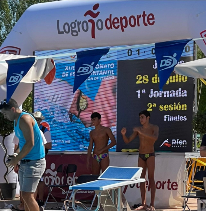 El fontanés Agustín Gordillo consigue bajar varias marcas personales en el Campeonato de España de Natación infantil en Logroño