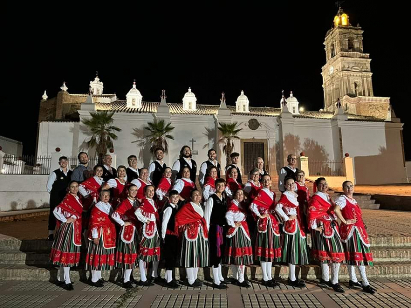 El grupo de Coros y Danzas `Vive Lo Nuestro de Fuente del Maestre pasa a ser miembro de la Federación Extremeña de Folklore