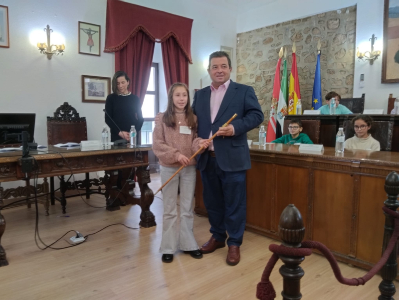 La alumna del Colegio `Cruz Valero´ Marta Alvarado es la nueva alcaldesa infantil de Fuente del Maestre