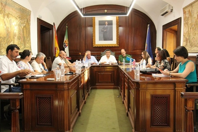 El Ayuntamiento de Los Santos de Maimona celebra el primer Pleno Ordinario de la presente legislatura