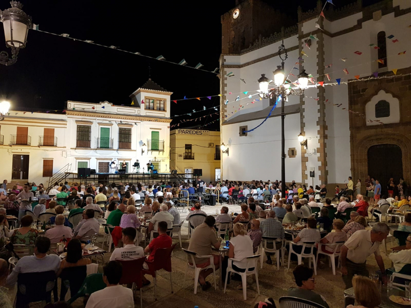 Fuente del Maestre vivió una gran noche de `Flamenco a Pie de Calle