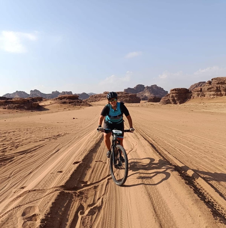 La fontanesa Amparo Santiago consigue el podium en la Neom Titan Desert de Arabia Saudí