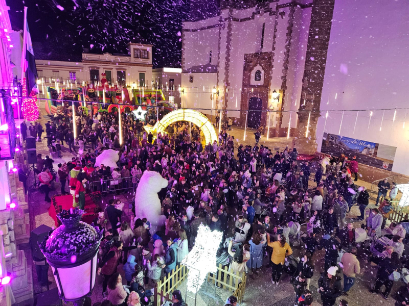Fuente del Maestre inauguró su alumbrado navideño con una gran fiesta