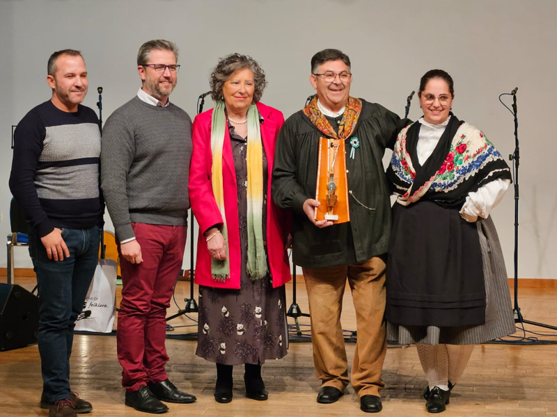 Aquilino Vicente recibió el XIV `Candil de Plata´ en la Casa de la Cultura de Fuente del Maestre