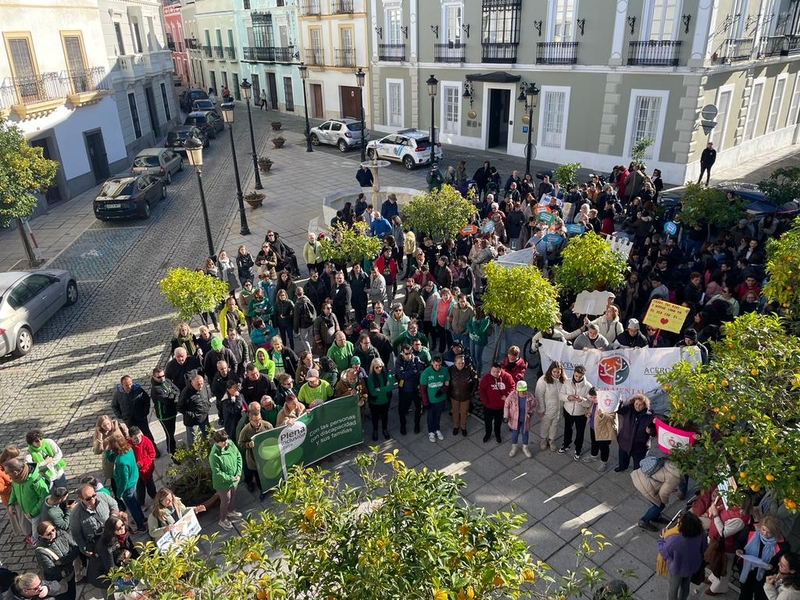Más de 400 personas participan en Zafra en la I Caminata por las Diferentes Capacidades promovida por 9 centros locales