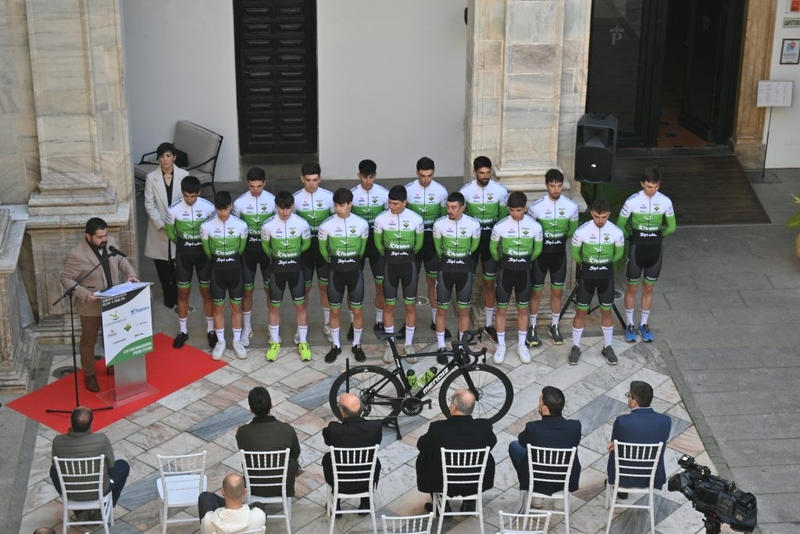 El equipo ciclista Extremadura Pebetero presenta en Zafra un nuevo proyecto deportivo joven e ilusionante