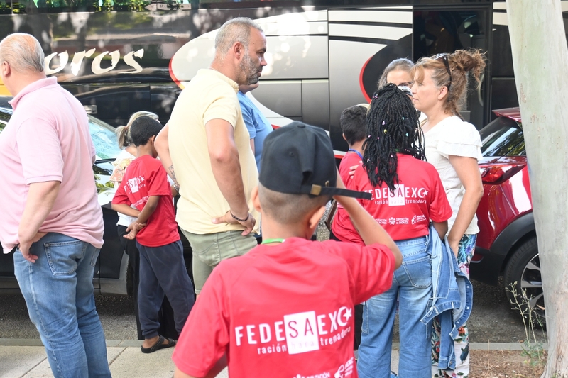 Un total de diez niños saharauis del programa `Vacaciones en Paz´ llegaban esta mañana a Zafra