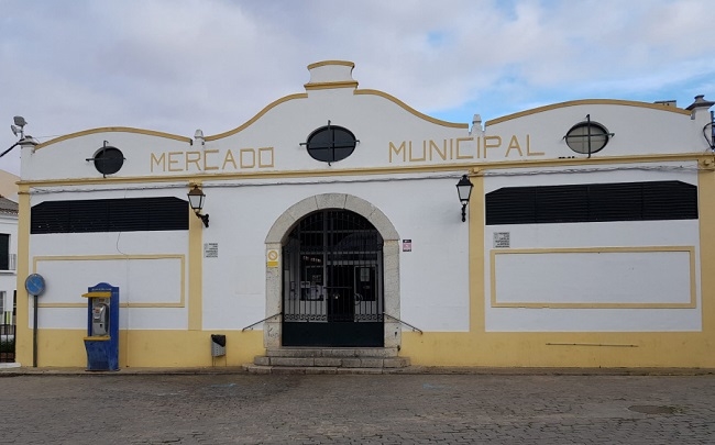 El Ayuntamiento de Fuente del Maestre recibe dos nuevas subvenciones para el mercado de abastos y guardería infantil