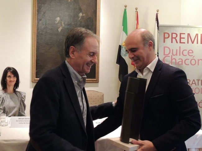 Antonio Soler recibe el XIV Premio de Narrativa Española Dulce Chacón 2019 por su obra `Sur