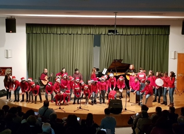 La Escuela Municipal de Música de Fuente del Maestre celebró la Navidad con el tradicional concierto navideño