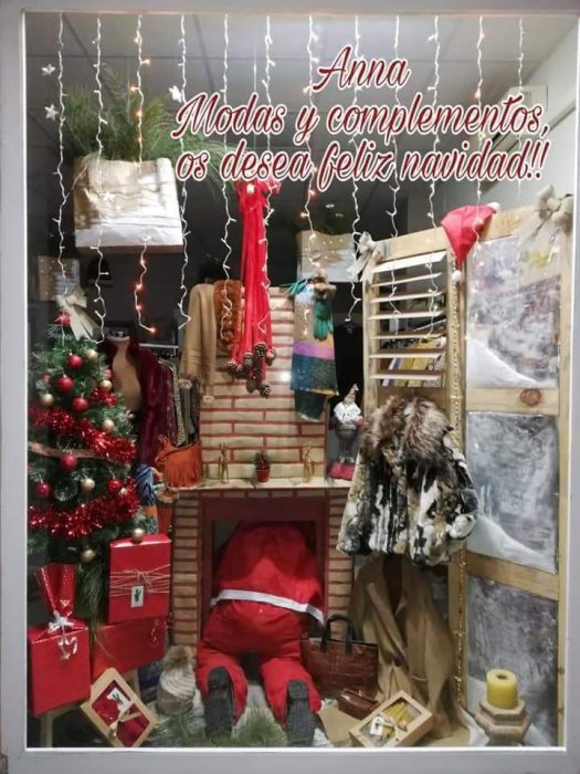 `Anna Modas y Complementos ganadora del primer concurso de escaparates navideños de Fuente del Maestre