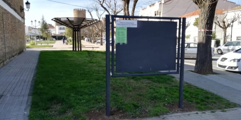 El Ayuntamiento de Zafra instala unos paneles informativos para promocionar actividades y fomentar la limpieza viaria