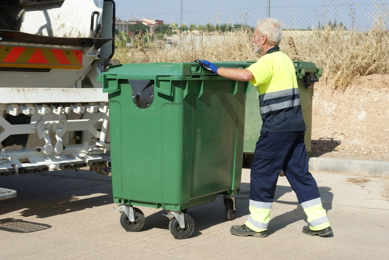 La recogida de residuos sólidos urbanos en Valencia del Ventoso comenzará a realizarse por las mañanas
