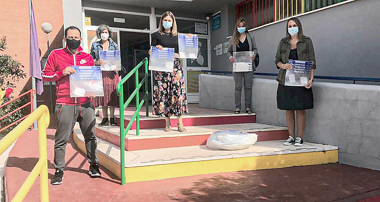 El Ayuntamiento de Burguillos del Cerro entrega 125 pantallas faciales para el alumnado del IESO Matías Ramón Martínez