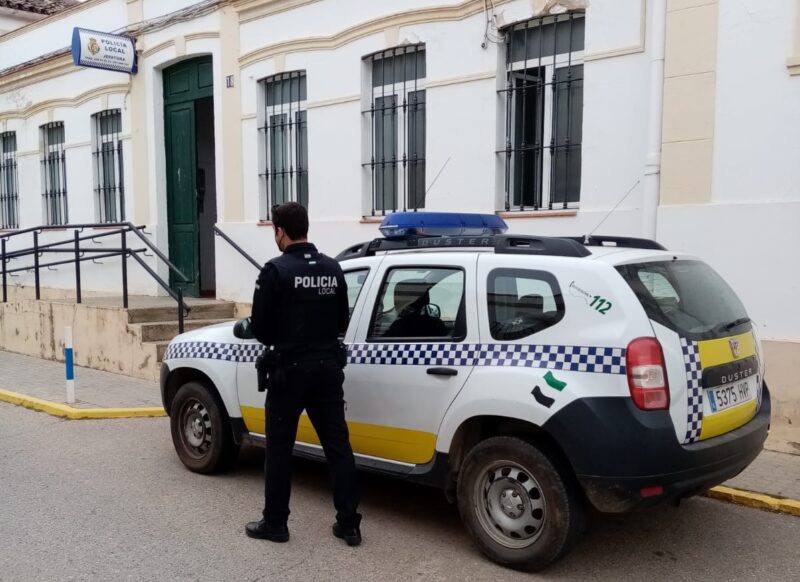 La Policía Local de Los Santos de Maimona tuvo que intervenir la semana pasada hasta en 4 ocasiones por diferentes delitos con resultado de detención
