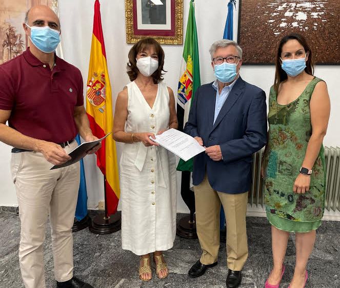 María Teresa Calderón releva a Tomás Cabacas al frente del Museo de la Historia de la Medicina y la Salud de Zafra