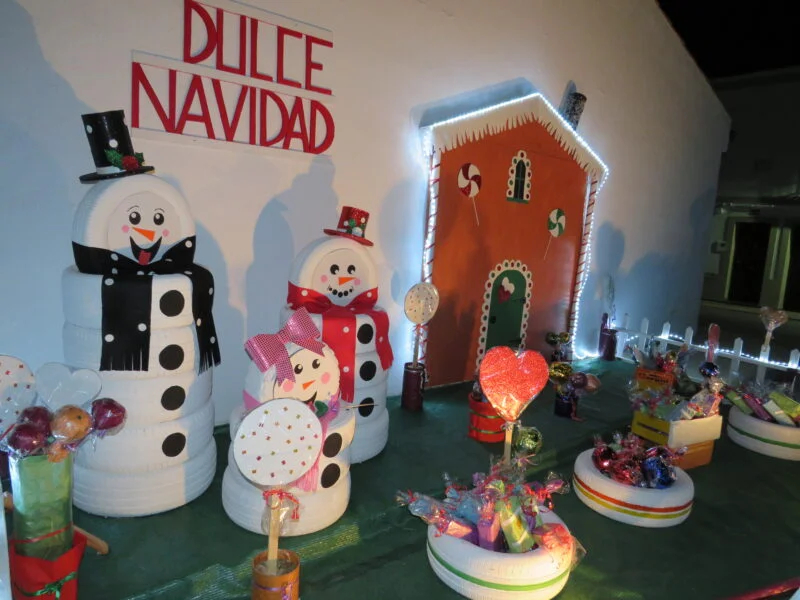 El Ayuntamiento de Los Santos de Maimona gratifica con 100 euros la convivencia y la colaboración vecinal en la decoración de las calles