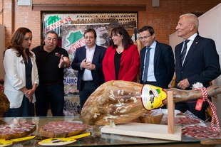 Inaugurado el XXXII Salón del Jamón Ibérico y la Dehesa de Jerez de los Caballeros