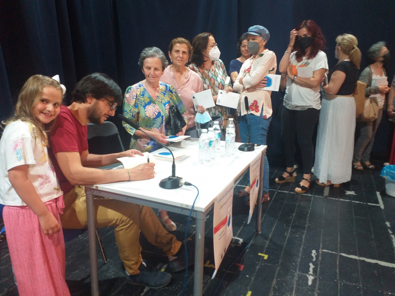 Más de 120 personas asisten en Fuente del Maestre a la presentación de `Todavía las Palabras de Gabino S. Llamazares