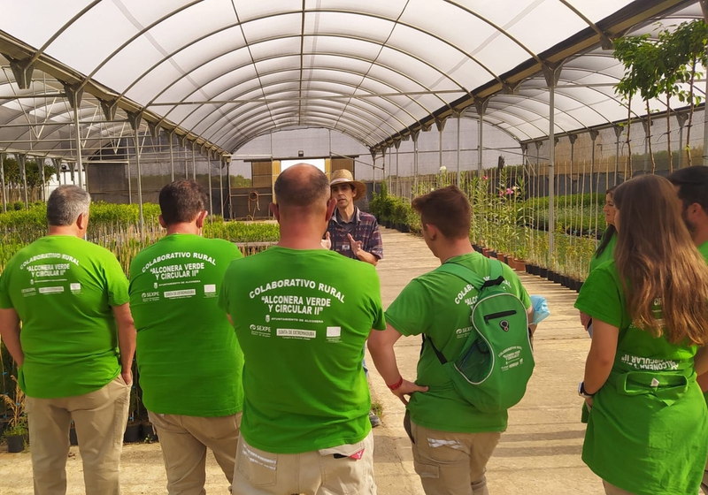 El Vivero Provincial de Badajoz recibe la visita del alumnado del Programa Colaborativo Rural Alconera Verde