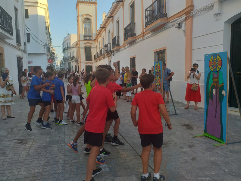 60 niñas y niños fontaneses participaron en la divertida Gymkana Popular celebrada en La Corredera