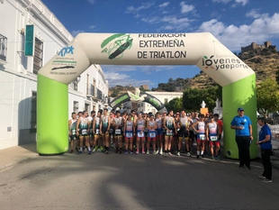 Jos Mara lvarez y Luca Castro ganan el I Duatln Cros Burguillos del Cerro