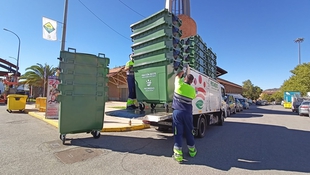 Promedio activa cuatro turnos de recogida de residuos diarios en la Feria de Zafra