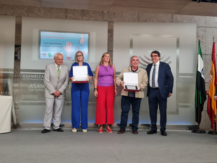 La fontanesa Fermina Núñez recibe un reconocimiento como la mayor donante a nivel de la Hermandad de Donantes de Sangre de Mérida