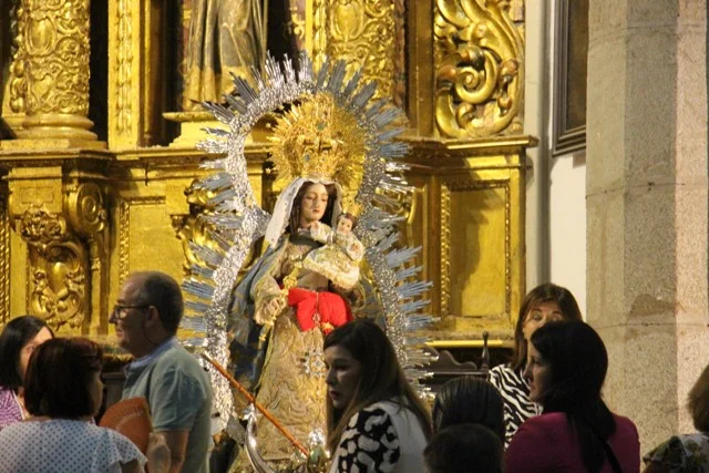Hoy lunes se celebra el `Rosario de las Antorchas  por las calles de Los Santos de Maimona