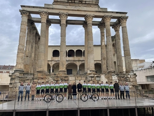 El club Bicicletas Rodrguez Extremadura de Zafra se presenta oficialmente en Mrida