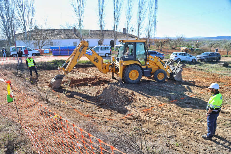 Arrancan las obras de mejora del abastecimiento de agua en El Raposo