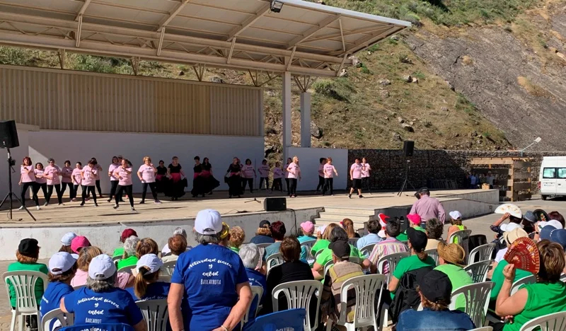 Unas 450 personas participan en la `X Muestra de tablas de gimnasia intercentros de Los Santos de Maimona