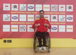 El palista fontans Francisco Javier Lpez consigue una plata y un bronce en el Open Internacional de Tenis de Mesa en Montenegro