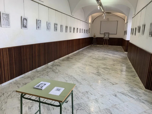 ngel Luis Serrano expone sus retratos a grafito en Los Santos de Maimona