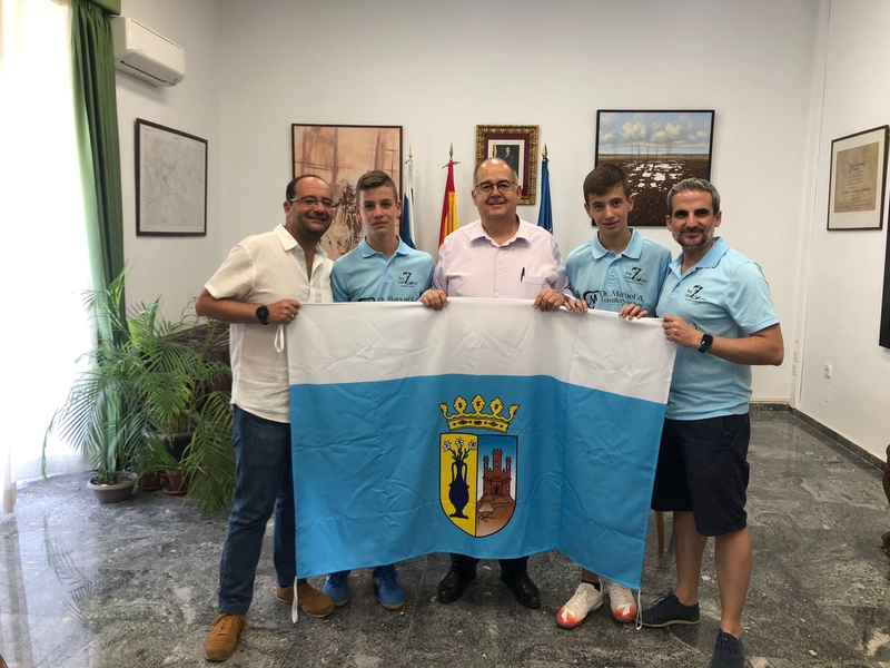 Raúl y David Gutiérrez recibidos en el Ayuntamiento de Zafra antes del Campeonato de España de Ajedrez de selecciones regionales en Albacete