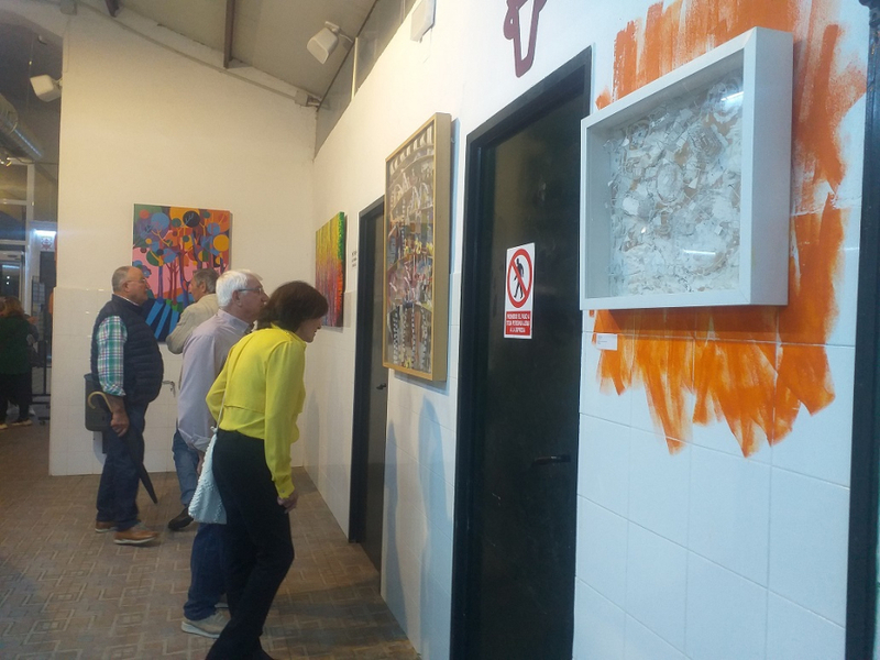 Gran éxito de la exposición de arte contemporáneo en el Mercado de Abastos de Fuente del Maestre 