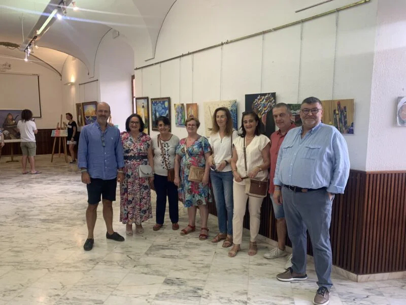 Inaugurada la exposición de los alumnos de la Escuela Municipal de Pintura de Los Santos de Maimona