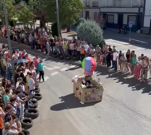La primera edicin de Flobo-Autoslocos Race se convirti en una fiesta en Fuente del Maestre