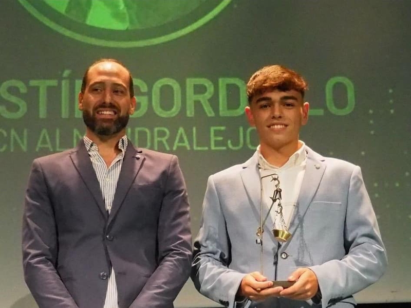 El fontanés Agustín Gordillo galardonado como mejor nadador infantil de Extremadura de la temporada 22/23