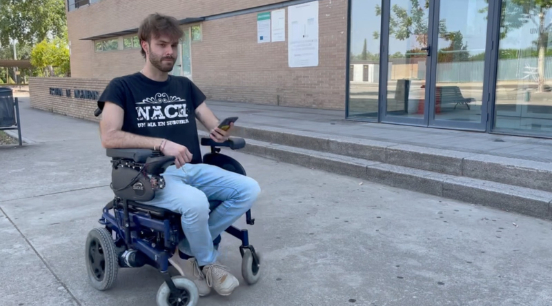 El ingeniero fontanés Franciso J. García ha diseñado la única silla de ruedas del mundo que se activa con la voz