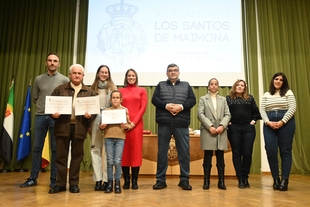 El Ayuntamiento de Los Santos de Maimona entrega los premios de diferentes concursos navideños