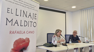 Presentada la novela histórica `El Linaje Maldito´ en el Centro Cultural Gómez Sara de Fuente del Maestre