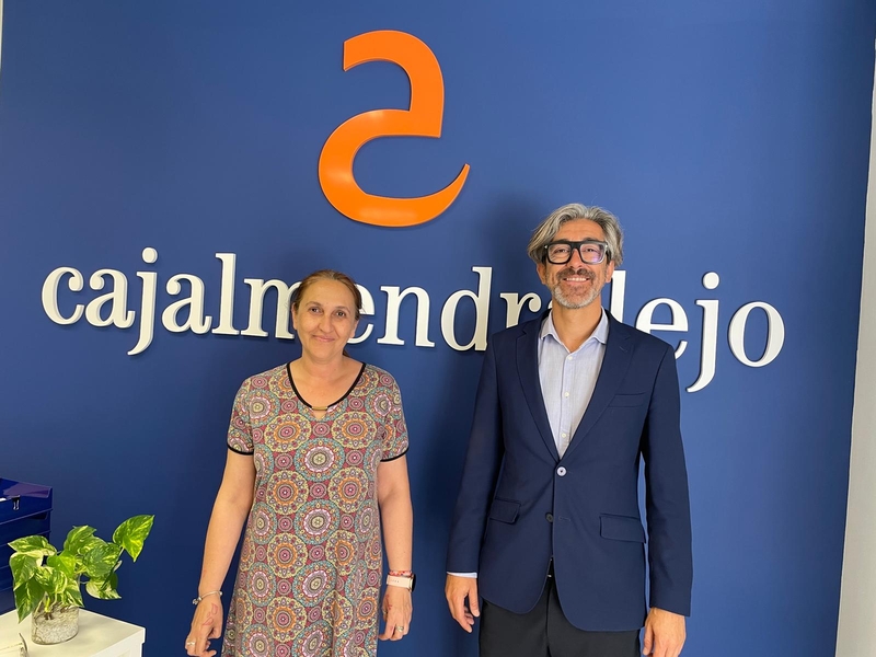 Zafra Solidaria recibe 3.000 euros de Cajalmendralejo para la adquisición de productos básicos para las familias