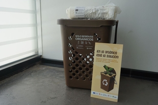 La campaña del contenedor marrón llega a Los Santos de Maimona y Zafra
