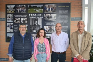 El Instituto de Los Santos de Maimona inaugura un panel sobre Don Ezequiel Fernández Santana, quien le da nombre