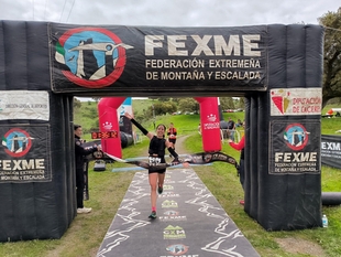 La atleta fontanesa M. Carmen Chaves ganadora del II Cross `Subida Castillo de Nogales´