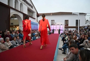 Los Santos de Maimona se prepara para celebrar su segunda Feria de la Moda