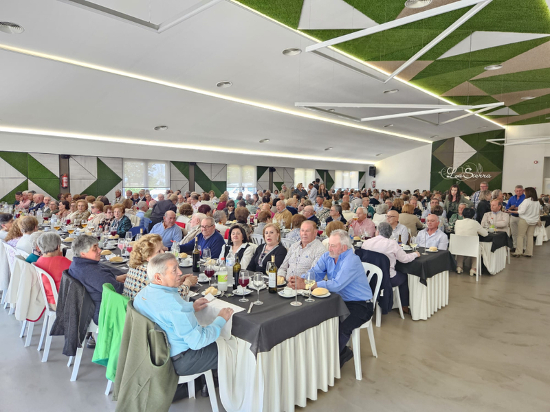 Más de 500 personas participaron en la X Comida de Primavera de los pensionistas fontaneses