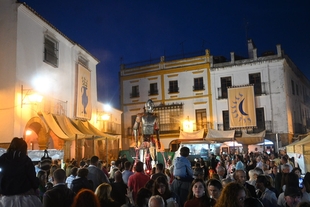 El Mercado del Siglo de Oro en Zafra potencia los talleres de artesanía con la demostración de actividades en vivo